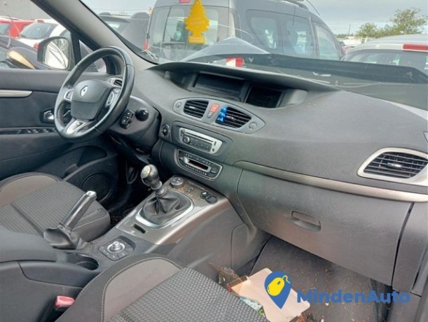 renault-scenic-dci-110-big-4