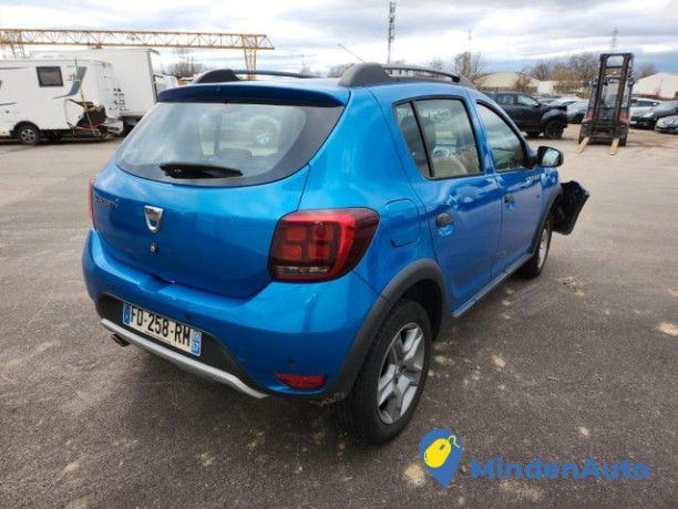 dacia-sandero-ii-stepway-big-3