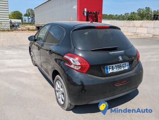 peugeot-208-12-12v-style-big-3