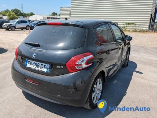 peugeot-208-12-12v-style-big-2