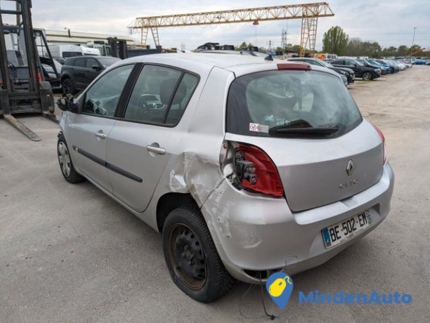 renault-clio-iii-15l-dci-68-big-0