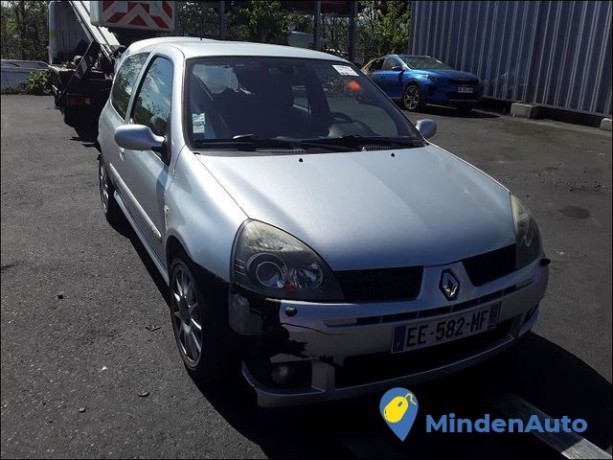 renault-clio-20-rs-180-big-1