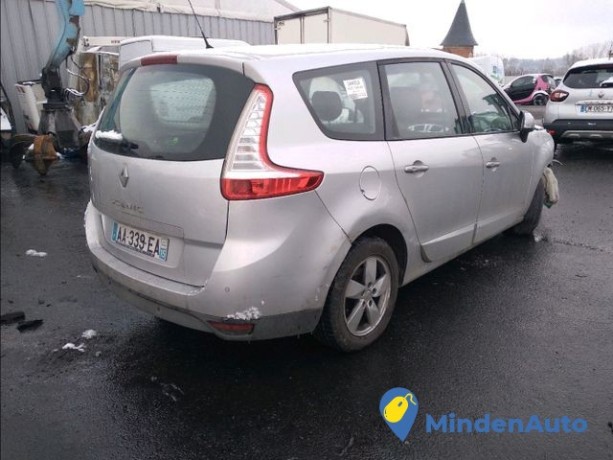 renault-scenic-iii-phase-1-big-1