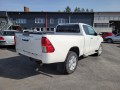 toyota-hilux-5-small-2