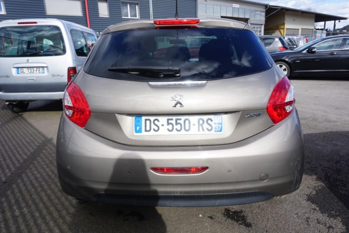 peugeot-208-1-big-13