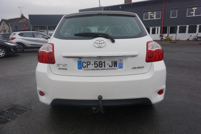 toyota-auris-1-big-12