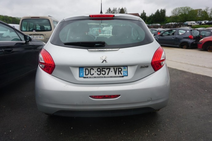 peugeot-208-1-big-9