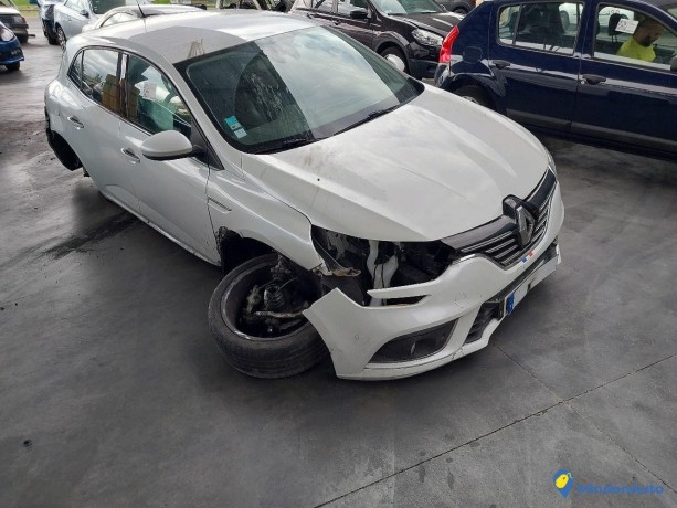 renault-megane-iv-12-tce-130-intens-essence-big-3