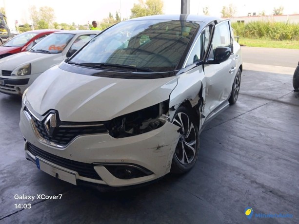 renault-scenic-iv-13-tce-140-bose-essence-big-2