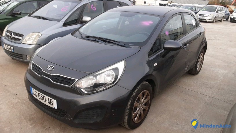 kia-rio-cc-650-ab-big-0