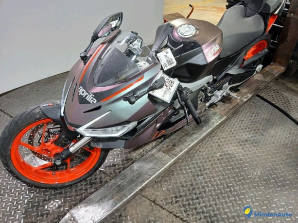 aprilia-rs-457-essence-big-2