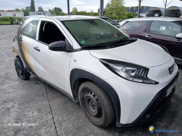 toyota-aygo-x-10-vvt-i-72-essence-big-1