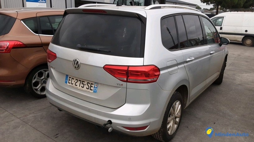 volkswagen-touran-ec-275-se-big-1