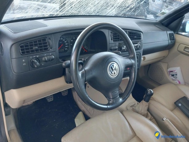 volkswagen-golf-iv-16o-100-cabriolet-essence-big-4