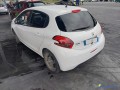 peugeot-208-12i-puretech-82-style-essence-small-0