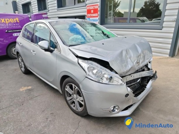 peugeot-208-1-phase-1-13403587-big-2