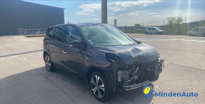 renault-scenic-3-accidente-big-1