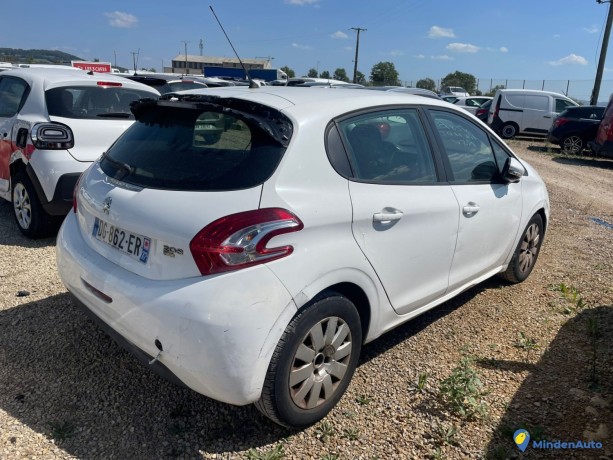 peugeot-208-16-hdi-92-big-3