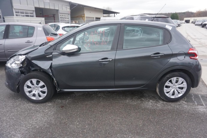 peugeot-208-1-big-11