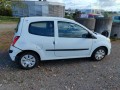 renault-twingo-2-small-2