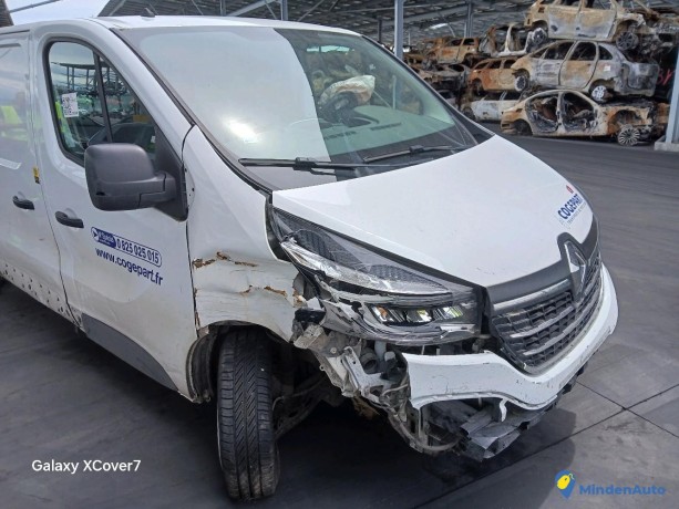 renault-trafic-iii-20-dci-120-l2h1-gazole-big-3