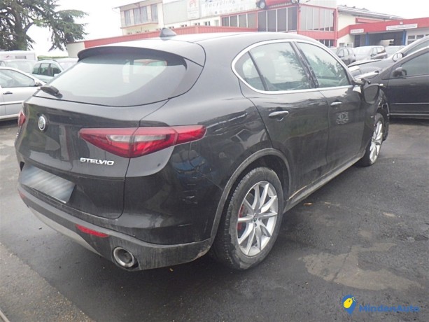 alfa-romeo-stelvio-22-jtd-210ch-fap-big-1