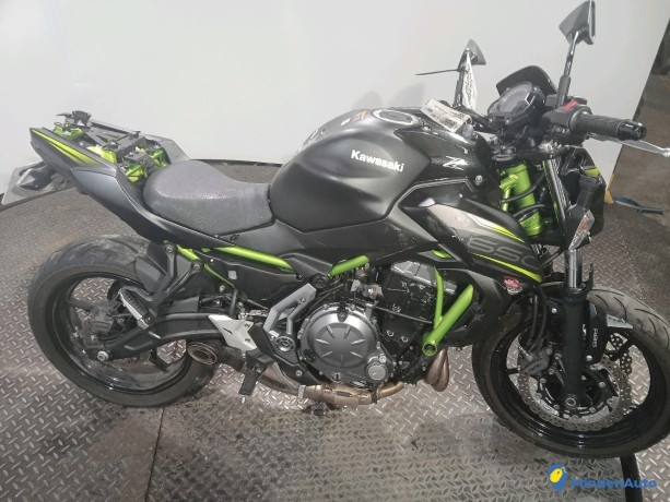 kawasaki-z650-essence-big-0