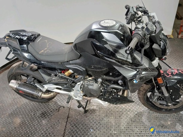 bmw-f900r-essence-big-1