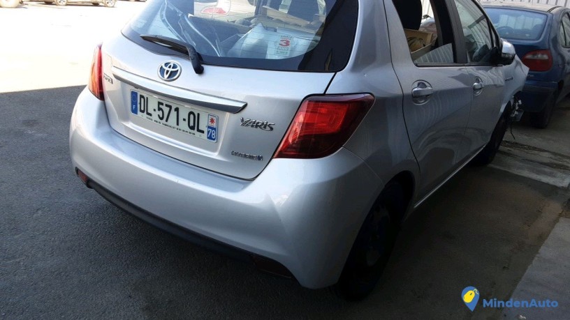 toyota-yaris-dl-571-ql-big-1