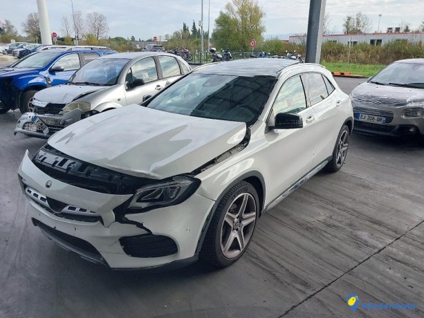 mercedes-gla-x156-200-amg-line-essence-big-0