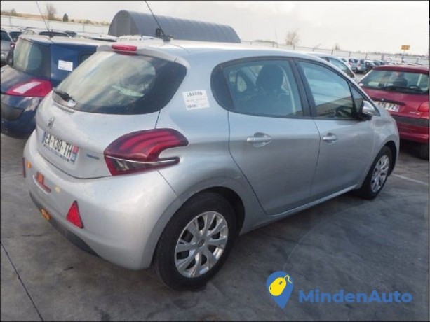 peugeot-208-active-12-81cv-60kw-big-3