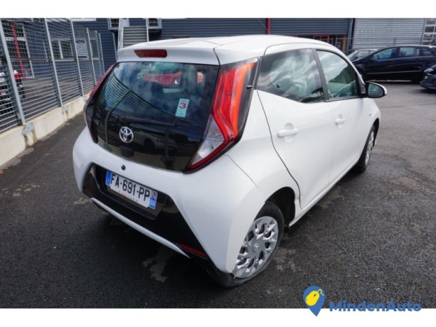 toyota-aygo-2-lp-11451116-big-3