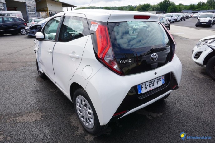 toyota-aygo-2-lp-11451116-big-2