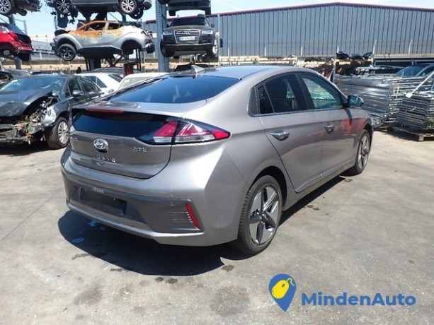 hyundai-ioniq-16l-gdi-hybrid-big-3