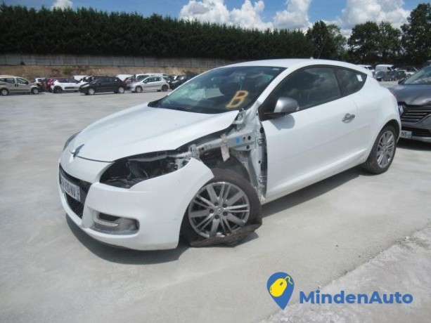 renault-megane-3-phase-2-coupe-big-3