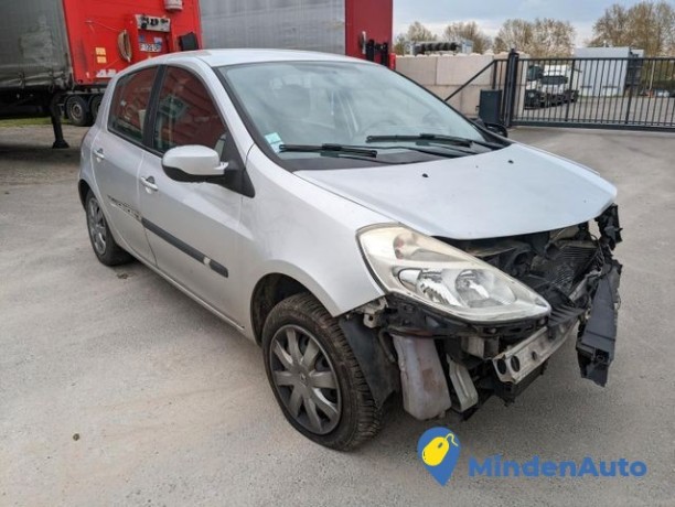 renault-clio-iii-15l-dci-68-big-1