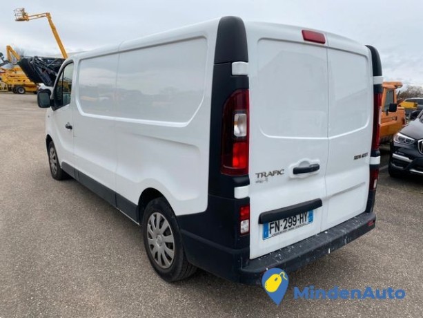 renault-trafic-iii-20l-blue-dci-120-big-3