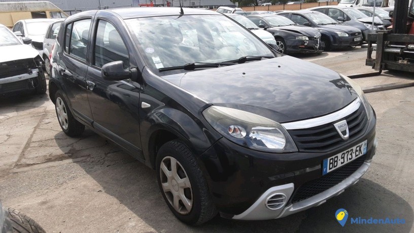 dacia-sandero-bb-973-ek-big-1