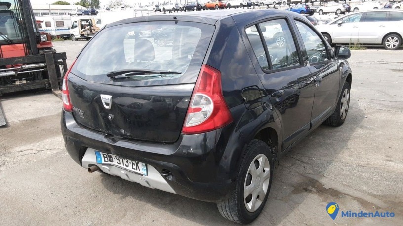 dacia-sandero-bb-973-ek-big-3