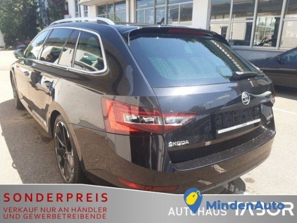 skoda-superb-combi-20-tdi-190-dsg-style-4x4-navi-pano-140-kw-190-ps-big-3