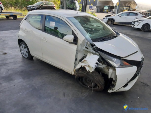 toyota-aygo-ii-10-vvt-i-69-x-play-ref-331291-big-3