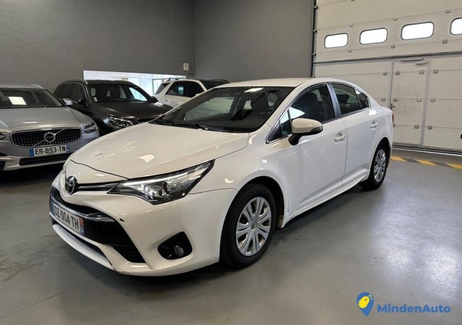 toyota-avensis-16d-4d-112cv-de-201602-big-0