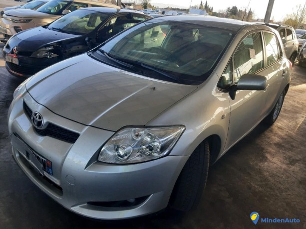 toyota-auris-20-d-4d-126-linea-sol-ref-317700-big-0