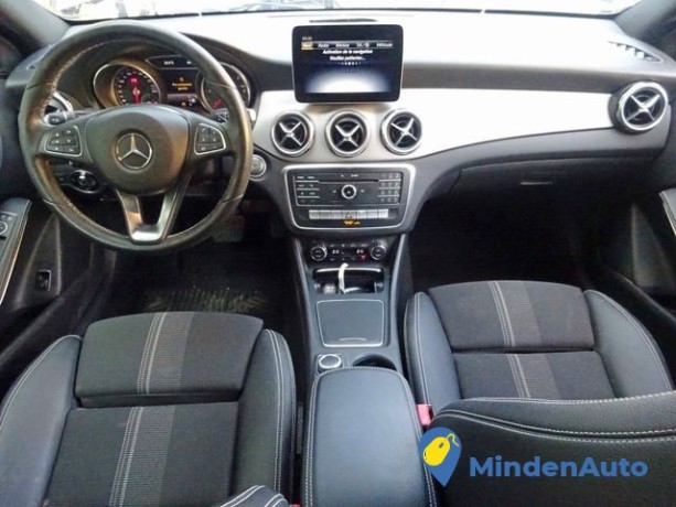 mercedes-benz-gla-180-d-bva-big-4