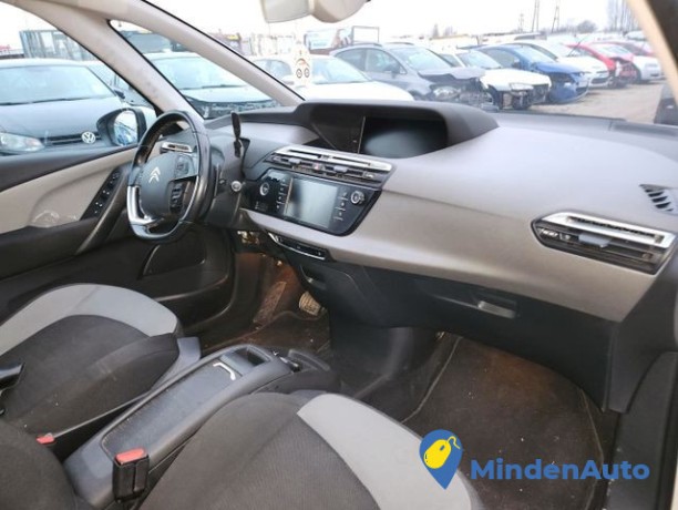 citroen-c4-picasso-16l-blue-hdi-120-big-3