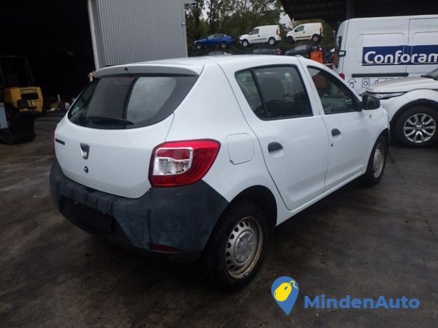 dacia-sandero-12-16v-75-big-1