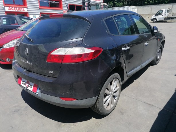 renault-megane-iii-15dci-110cv-tomtom-edition-gps-big-4