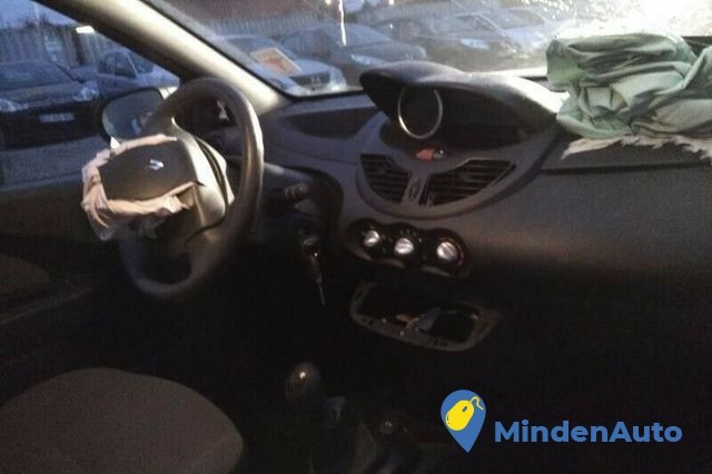 renault-twingo-12l-75-big-4