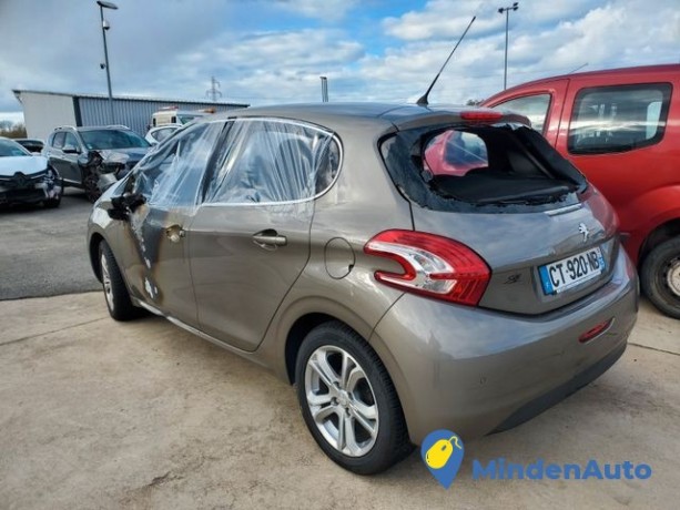 peugeot-208-allure-12-vti-82-big-2