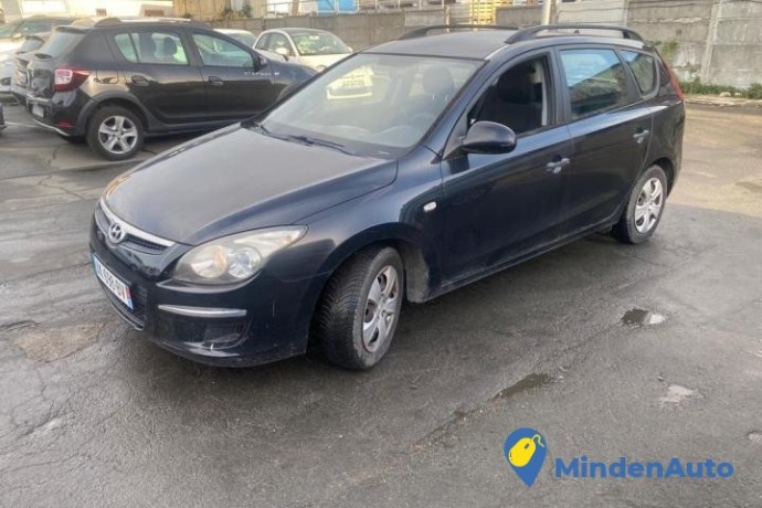 hyundai-i30-cw-16-crdi-90cv-ref-62211-big-0